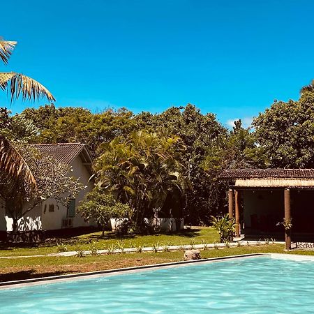 Cafe Ceylon Bed & Breakfast Koggala Bagian luar foto