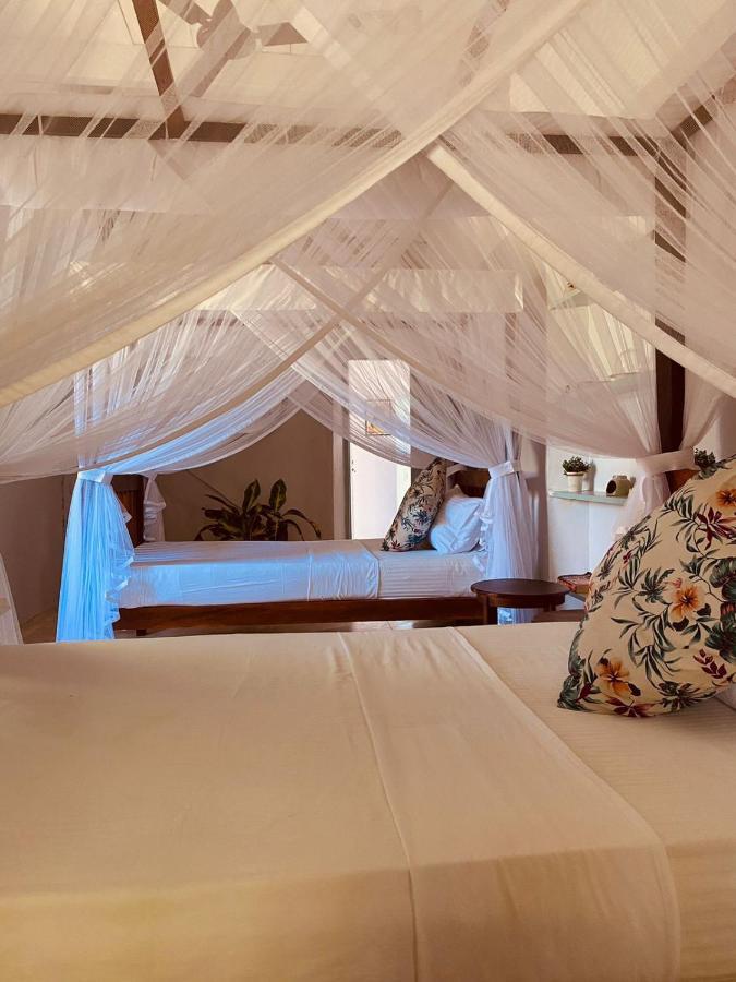 Cafe Ceylon Bed & Breakfast Koggala Bagian luar foto